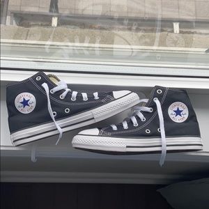 Brand new Converse high tops kids sz 3